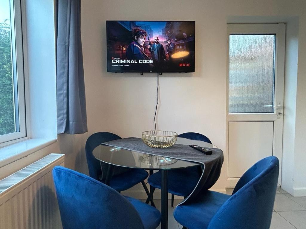 Charming 2-Bedroom Flat With A Garden And Free Parking At Abingdon Оксфорд Экстерьер фото