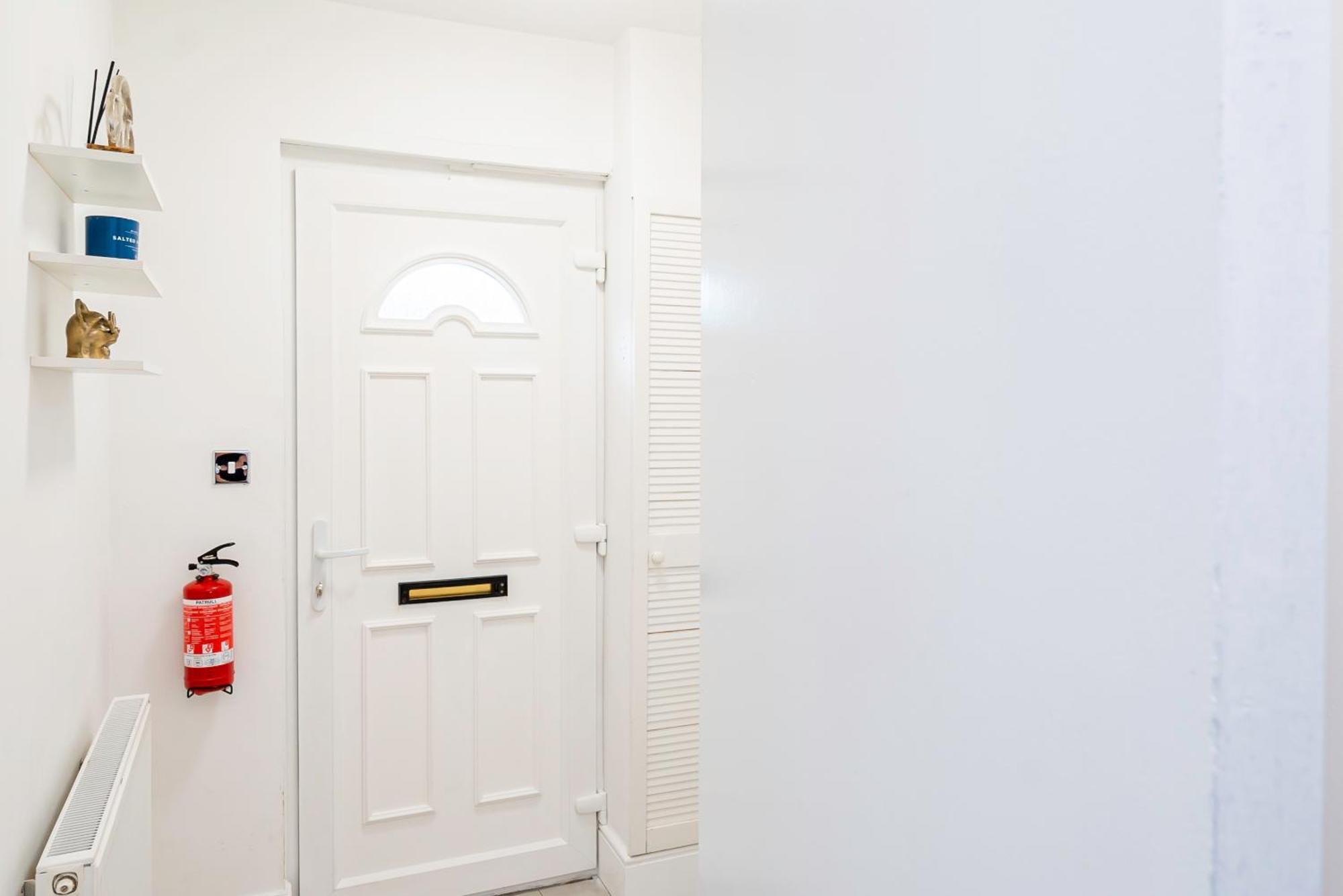 Charming 2-Bedroom Flat With A Garden And Free Parking At Abingdon Оксфорд Экстерьер фото
