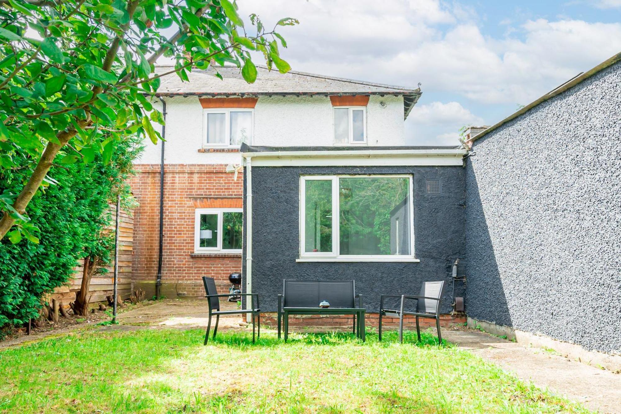 Charming 2-Bedroom Flat With A Garden And Free Parking At Abingdon Оксфорд Экстерьер фото