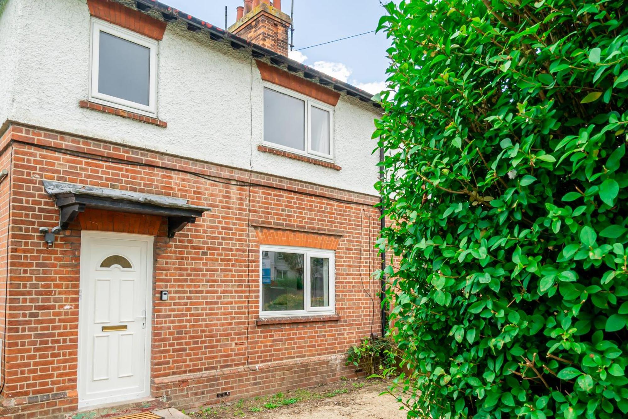 Charming 2-Bedroom Flat With A Garden And Free Parking At Abingdon Оксфорд Экстерьер фото